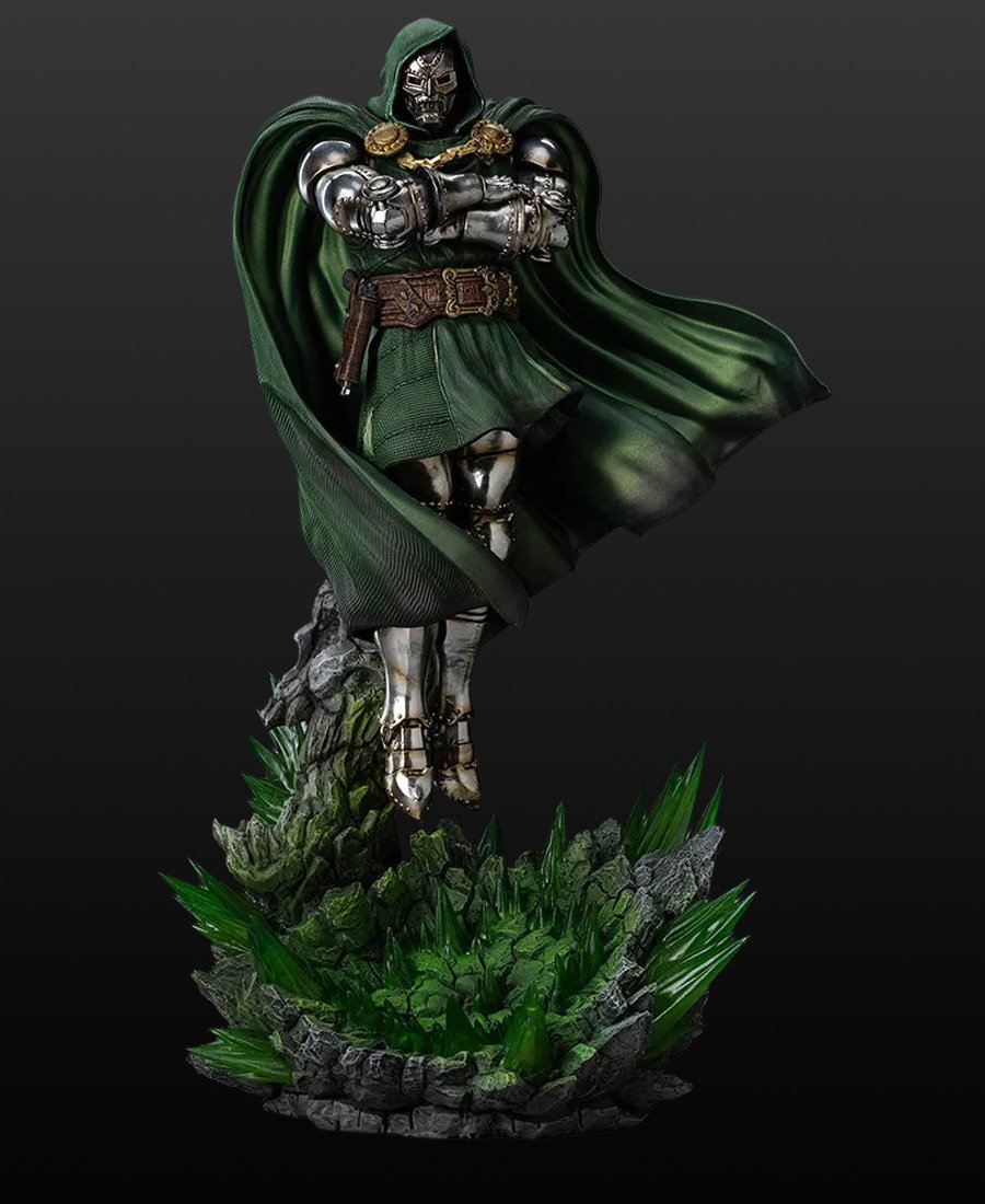 Bancada de acabamento da Mini Criações, pintura e finalização de miniaturas